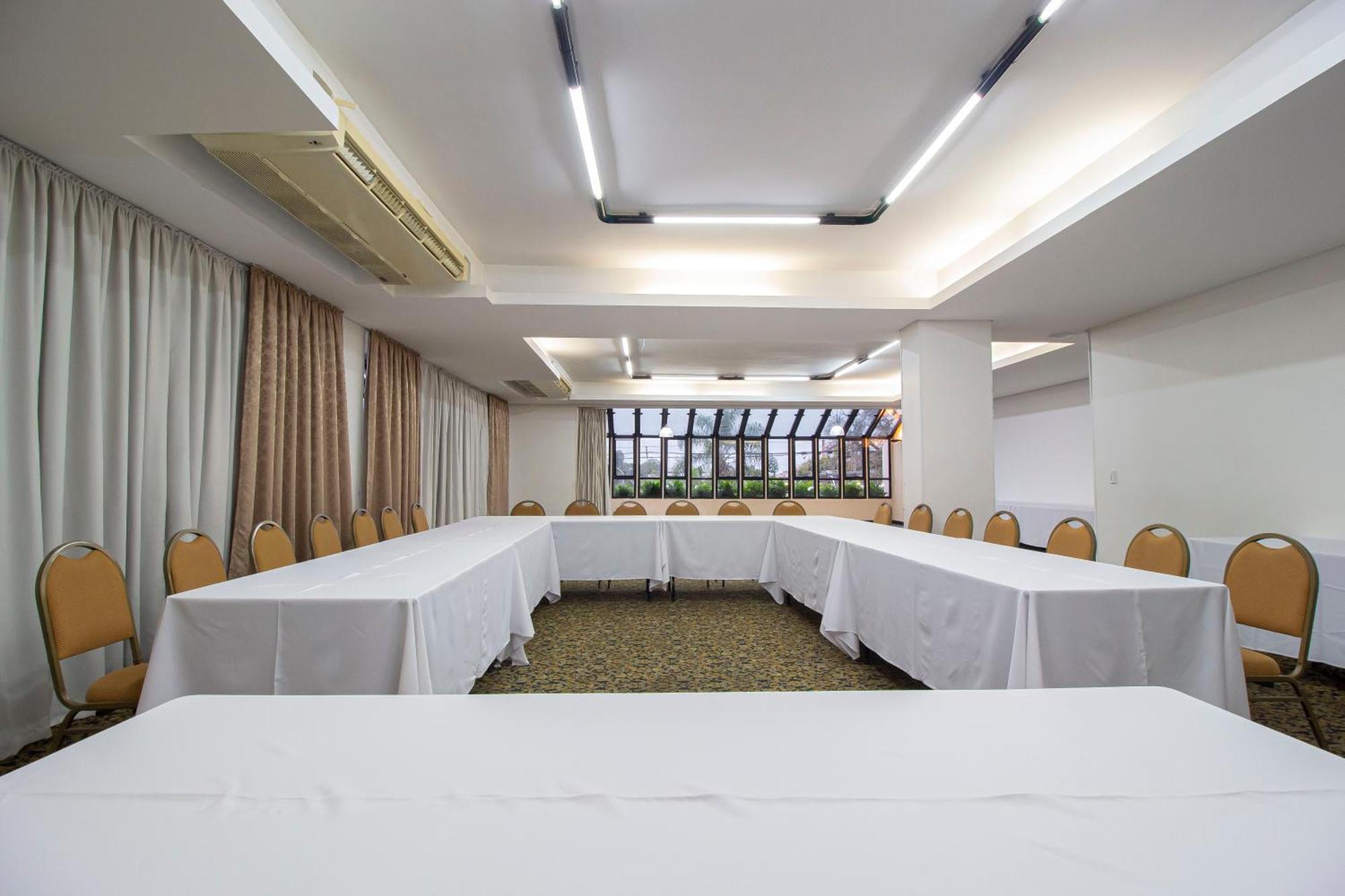 Hotel Nacional Inn Curitiba Torres Екстериор снимка